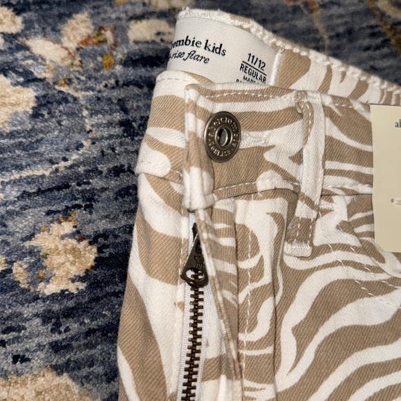 NWT Abercrombie kids Abercrombie & fitch high rise flare jeans 11/12R Girls/kids - Picture 6 of 11